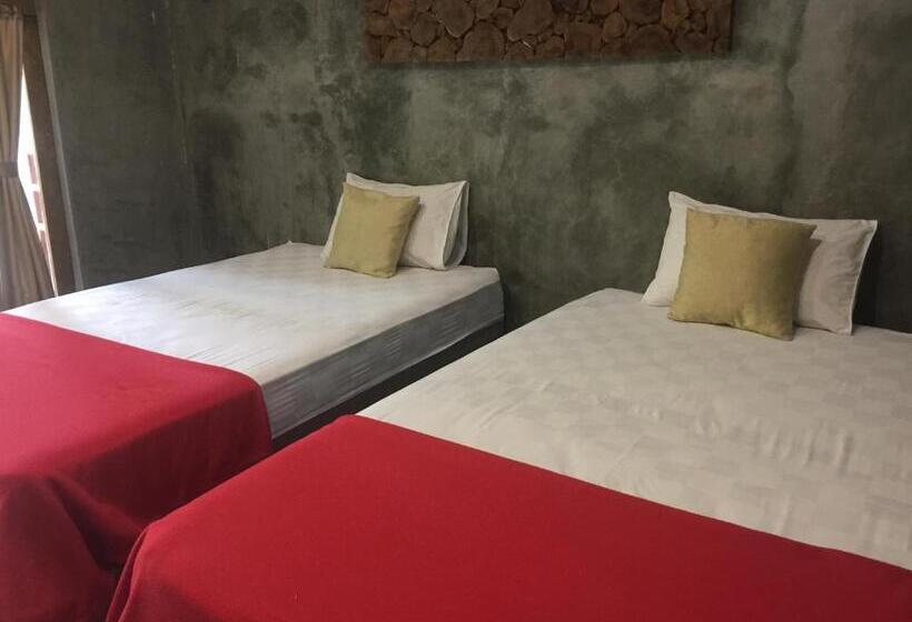 Номер Стандарт Вид на Бассейн, Watukarung Ristu Homestay