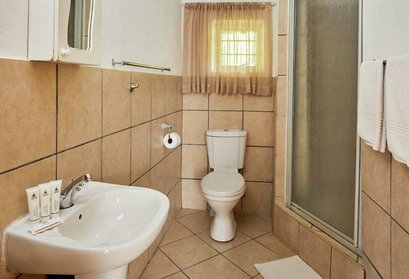 Шале 1 Спальня, First Group Hole In The Wall
