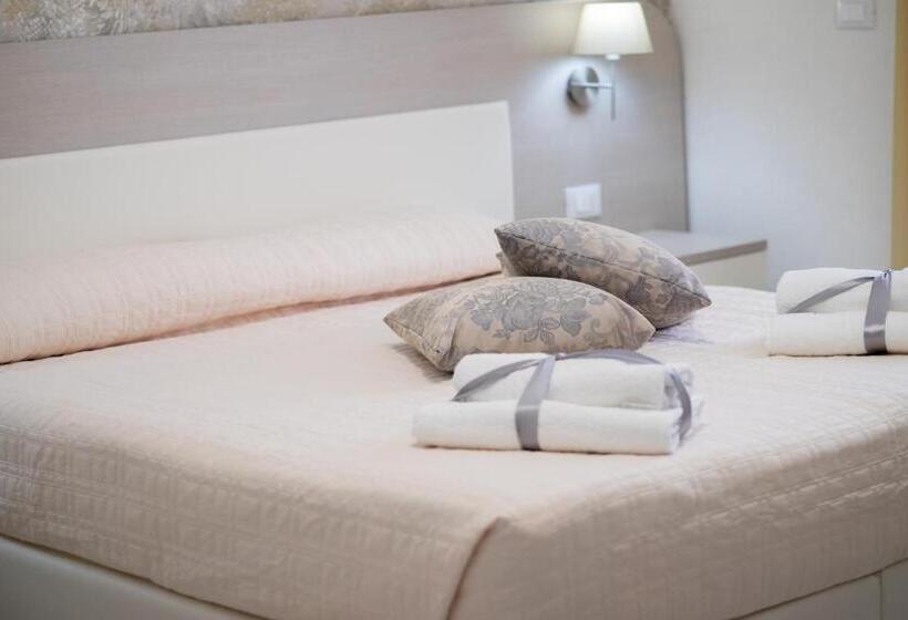Номер Стандарт Трехместный, Rome Airport Inn