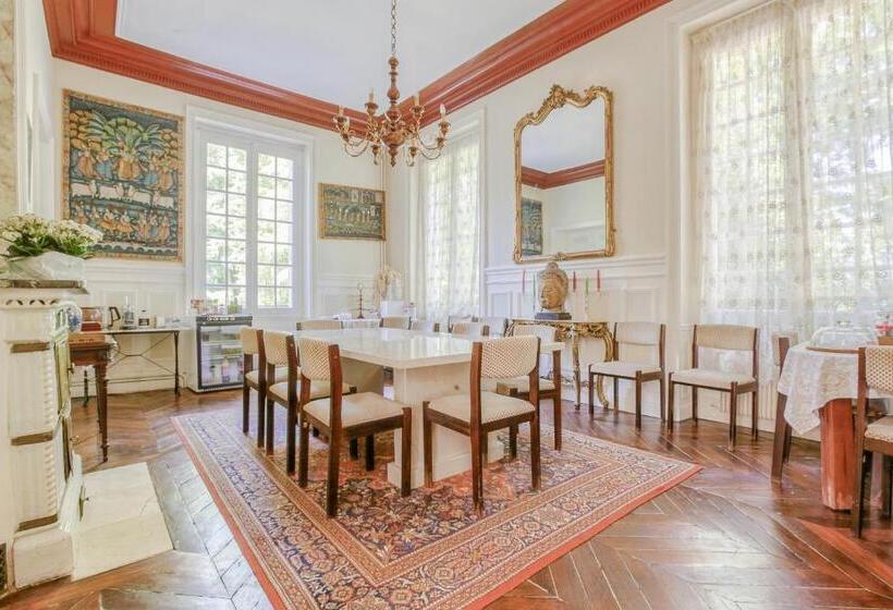 Дом 1 Спальня, Chateau D Avesnes  Le Castelet