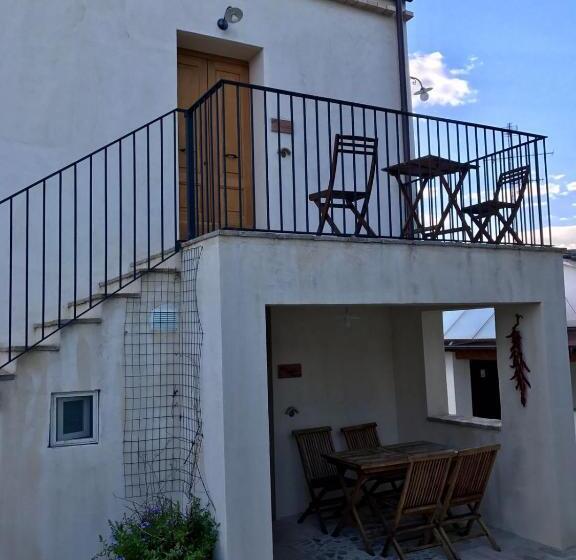 带1个卧室的带阳台的公寓, Agriturismo Rosso Di Sera