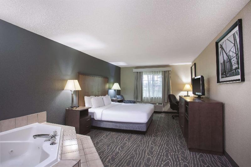 Люкс Deluxe Кровать Кинг, La Quinta Inn By Wyndham Richmond South