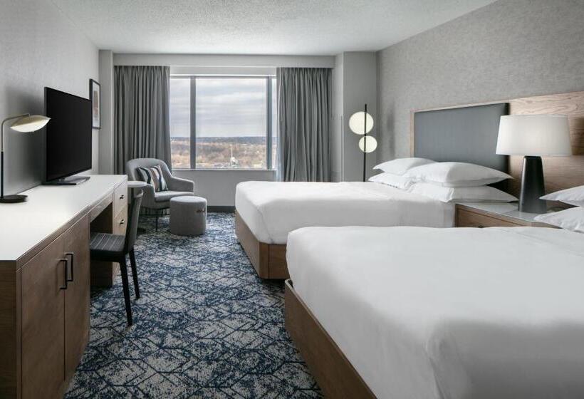 Номер Клуб, Sheraton Overland Park Hotel At The Convention Center