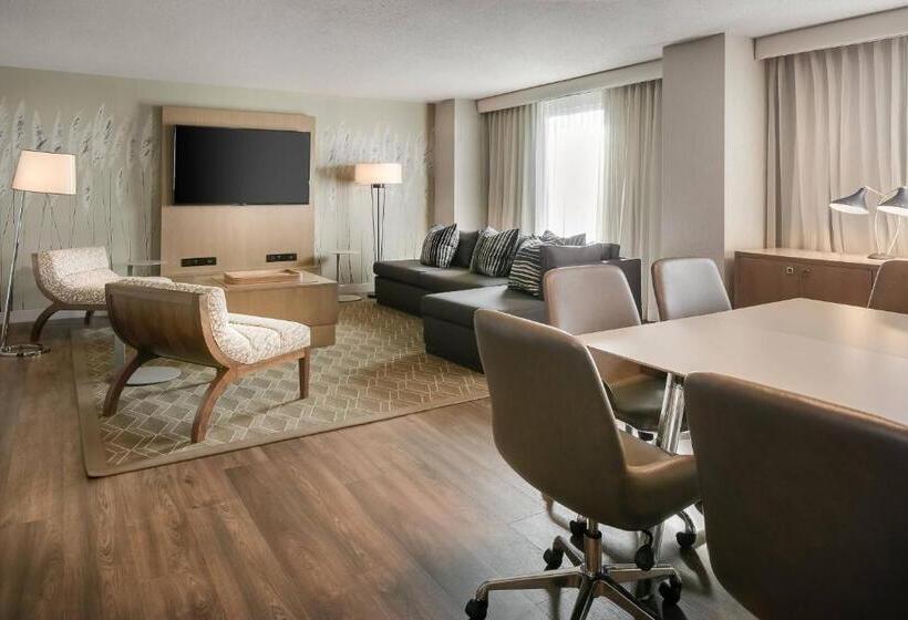 Люкс, Sheraton Overland Park Hotel At The Convention Center