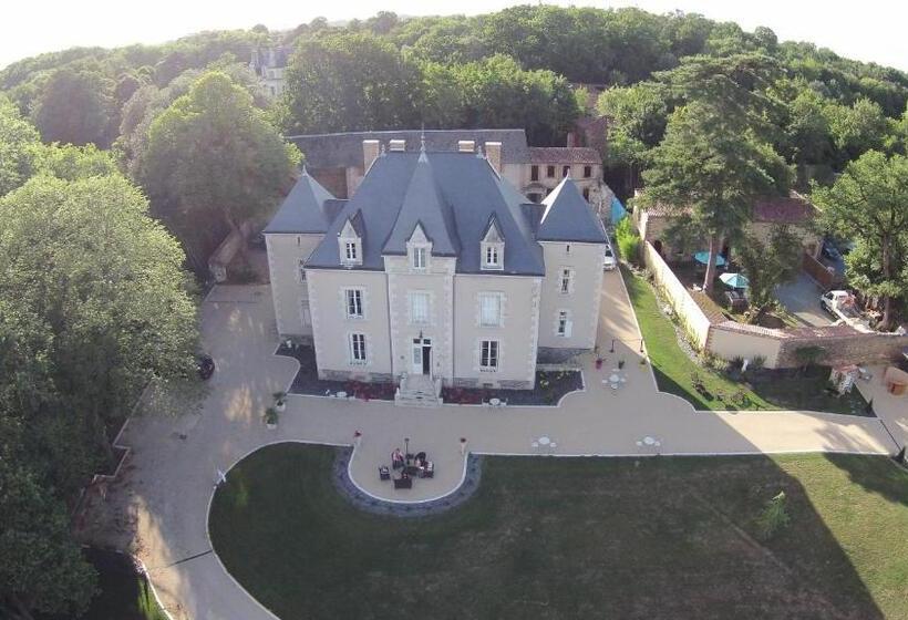Семейный Номер, Le Petit Château Des Cedres