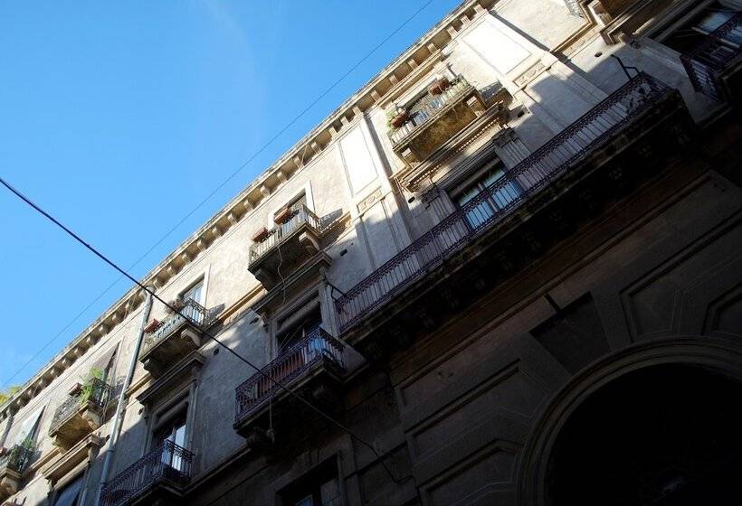 اتاق استاندارد چهارنفره با سرویس بهداشتی مشترک, Casa Verdi   House Of Travelers
