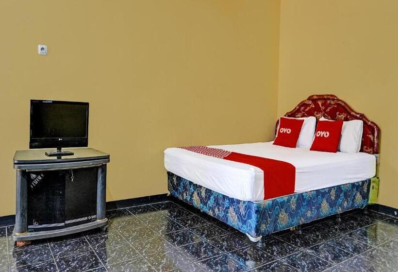 Номер Deluxe, Spot On 91798 Hotel Grand Mutiara