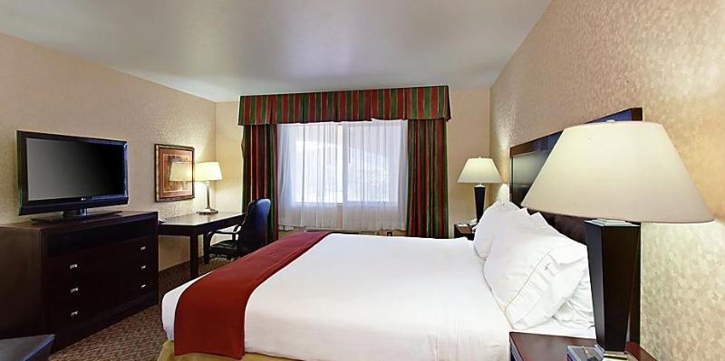 스탠다드 룸 킹사이즈 침대, Holiday Inn Express Temecula, An Ihg