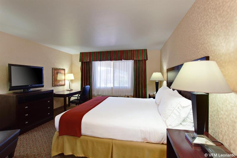 스탠다드 룸 킹사이즈 침대, Holiday Inn Express Temecula, An Ihg