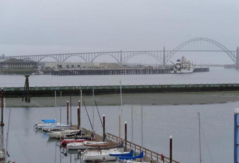 Студио Стандарт Кровать Кинг, The Landing At Newport Condominium