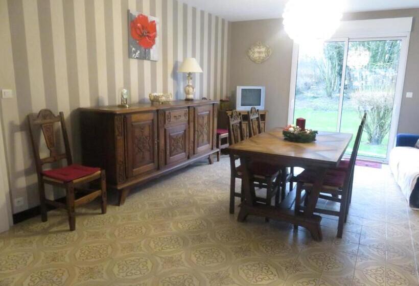 Номер Стандарт, Manoir Du Brugnobois