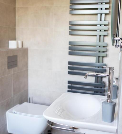 غرفة قياسية مزوَّدة بشُرفة, Apartmány Víno Hruška Pardubice
