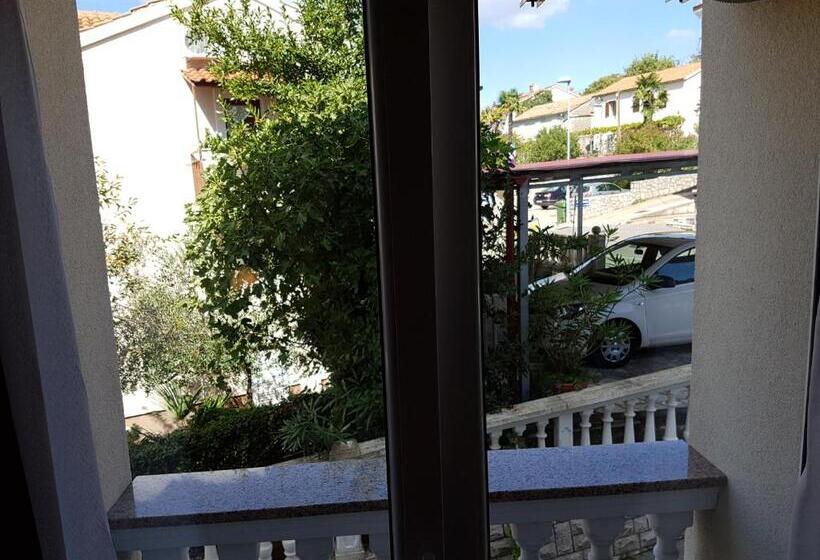 Люкс Семейный 2 Спальни, Guesthouse Villa Adria