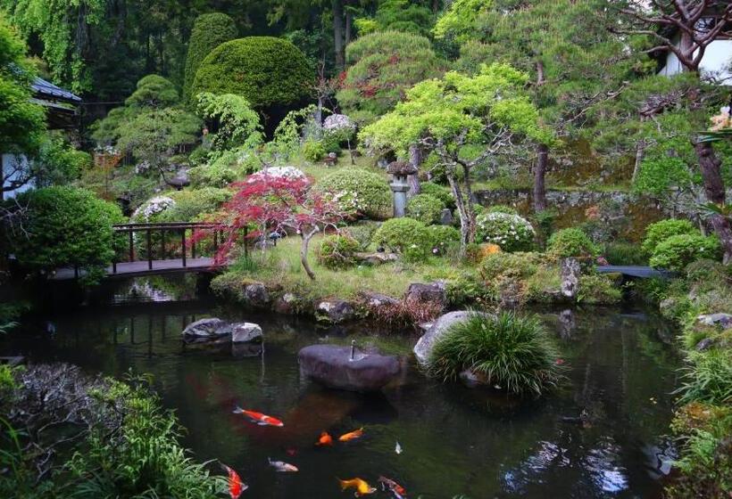 Семейный Номер Совместный Санузел, Temple Lodging Shukubo Kakurinbo
