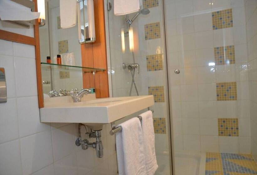 Номер Стандарт Индивидуальный, Grand Hôtel Filippo Strasbourg Nord