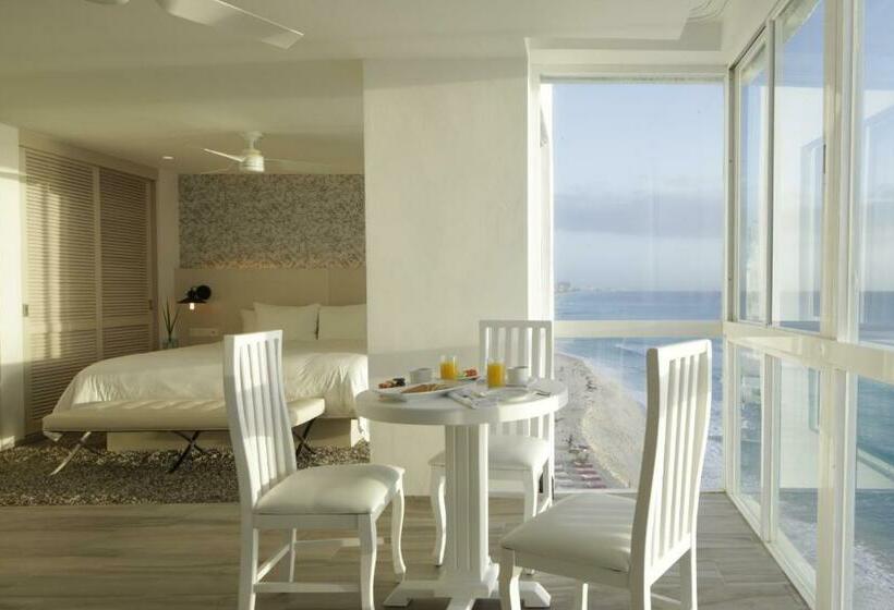סוויטת ג'וניור פרמים נוף לים, Oleo Cancun Playa All Inclusive Resort
