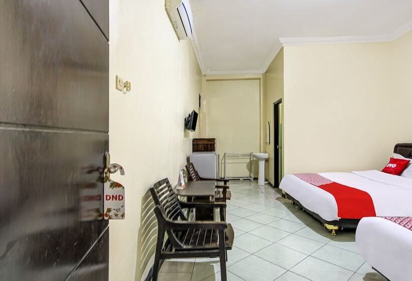 Семейный Номер, Reddoorz Syariah At Hotel Pandan Wangi Near Alun Alun Sidoarjo