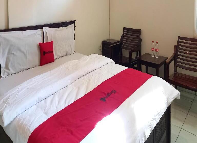 Номер Superior, Reddoorz Syariah At Hotel Pandan Wangi Near Alun Alun Sidoarjo