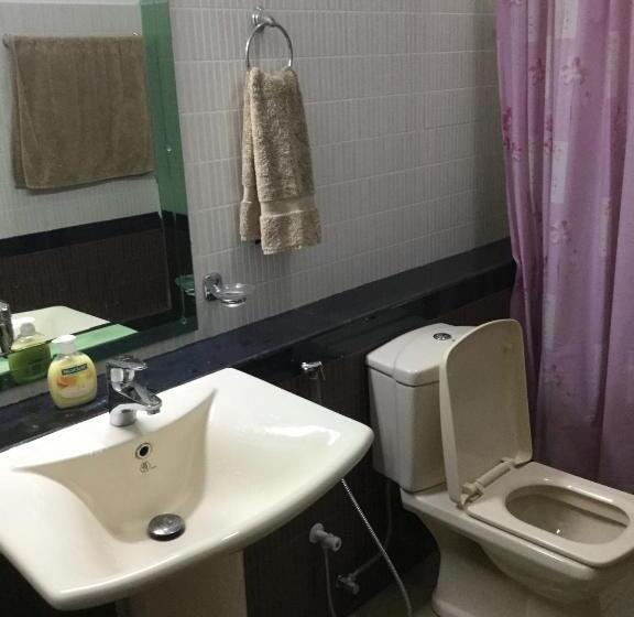 带大床的豪华间, Avondale Colombo