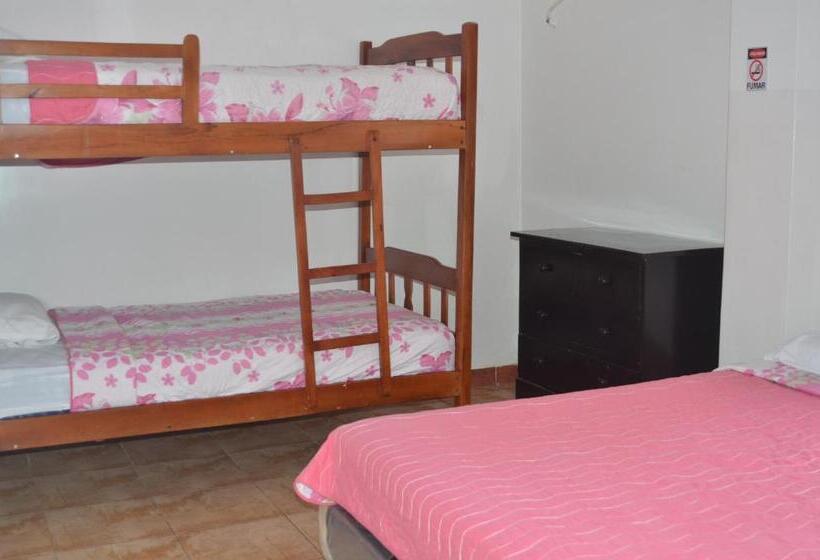 Habitació Quàdruple Estàndard, Paradise Beach