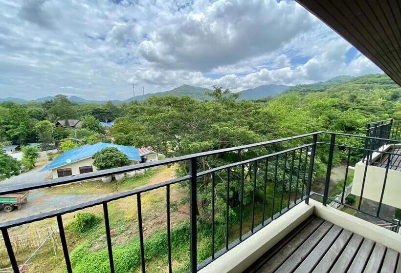 Люкс с Видом, Patravana Resort