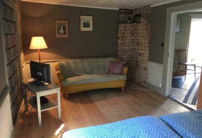 Апартаменты 1 Спальня, One Room Bed & Breakfast
