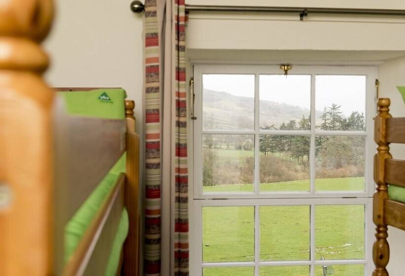 מיטה בחדר מעונות עם מקלחת משותפת, Yha Brecon Beacons Danywenallt   Hostel