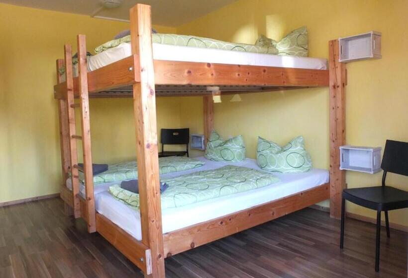Четырехместный Номер Стандарт с Балконом, Outdoor Zentrum Allgäu  Hostel