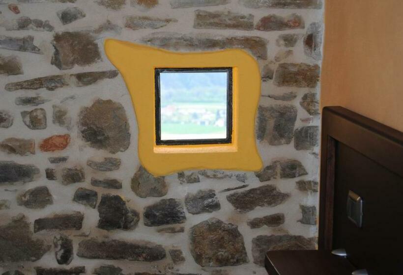 Номер Стандарт, All'ombra Del Castello
