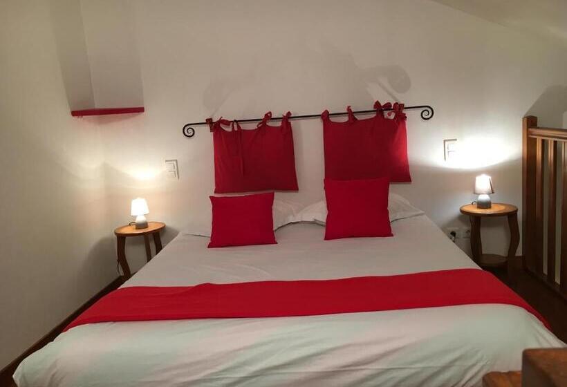 Номер Стандарт с Балконом, Chambres D'hôtes Les Templiers