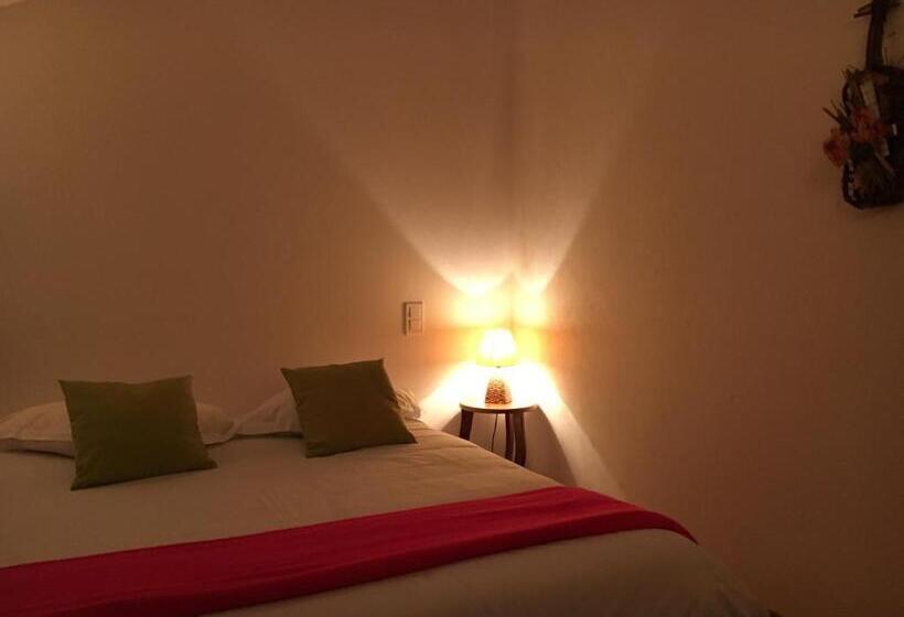 Номер Стандарт Трехместный, Chambres D'hôtes Les Templiers