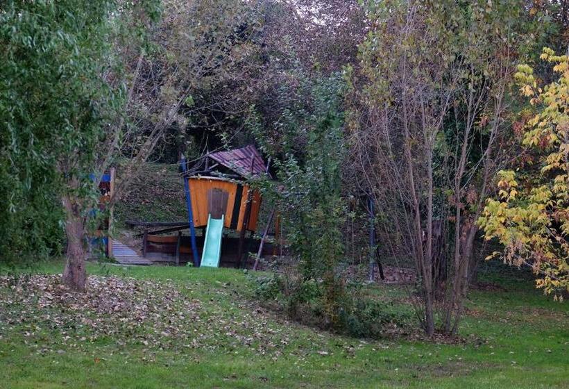 Студия Стандарт, Vadlány Vendégház