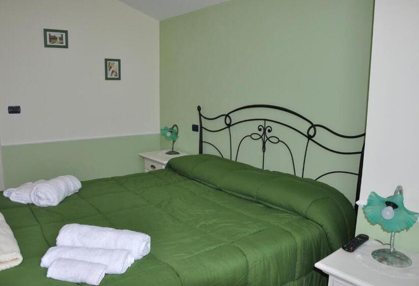 غرفة كلاسيكية ثلاثية, Agriturismo San Michele