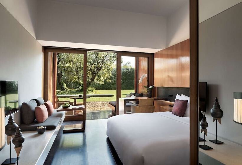 اتاق لوکس با چشم‌انداز باغ, Anantara Chiang Mai Resort