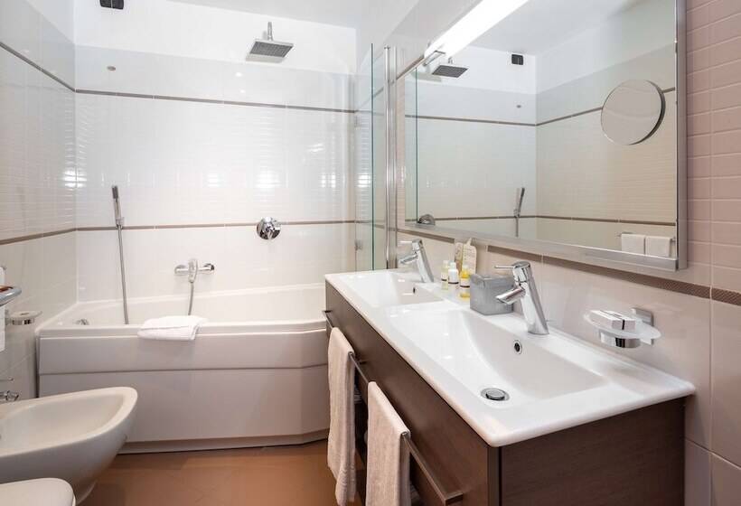 Номер Superior Боковой Вид на Море, Best Western Plus Tigullio Royal