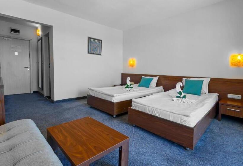 Семейный Номер, Glarus Beach