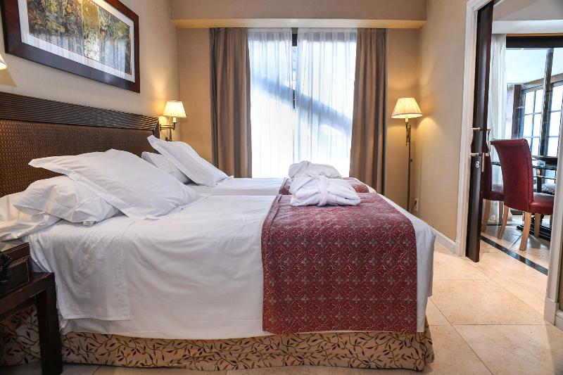 Полулюкс, Gran Hotel Guadalpín Banus