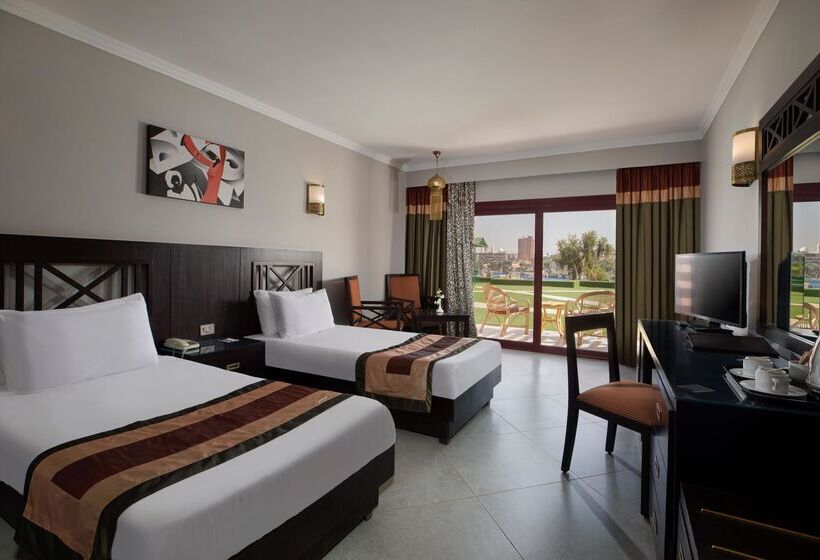 اتاق استاندارد سه تخته با چشم‌انداز باغ, Pyramisa Island Hotel Aswan