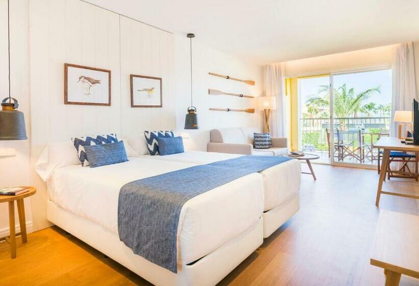 Полулюкс, Club Del Sol Resort & Spa