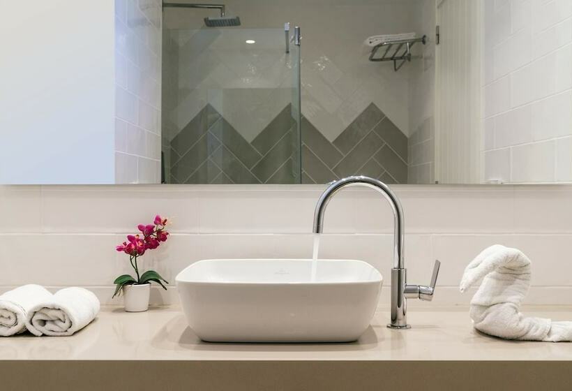Полулюкс, Club Del Sol Resort & Spa