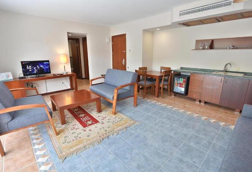 سوییت با چشم‌انداز باغ, Happy Hotel Kalkan