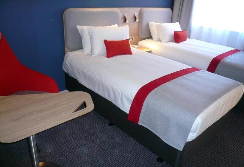 Номер Стандарт, Holiday Inn Express Oxford Kassam Stadium, An Ihg