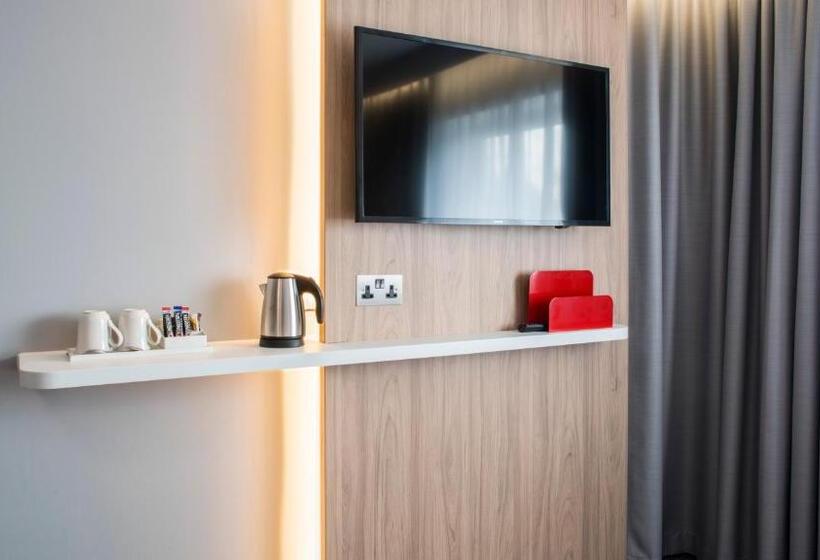 Номер Стандарт Адаптированный для Инвалидов, Holiday Inn Express Oxford Kassam Stadium, An Ihg