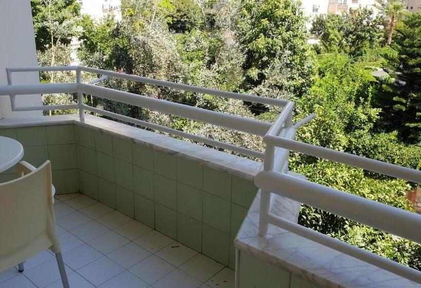 バルコニー付スタンダード４ベッドルーム, İsabella Apart Otel