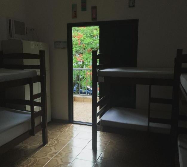 ルームシェアのワンベッド, Alma De Maré Hostel
