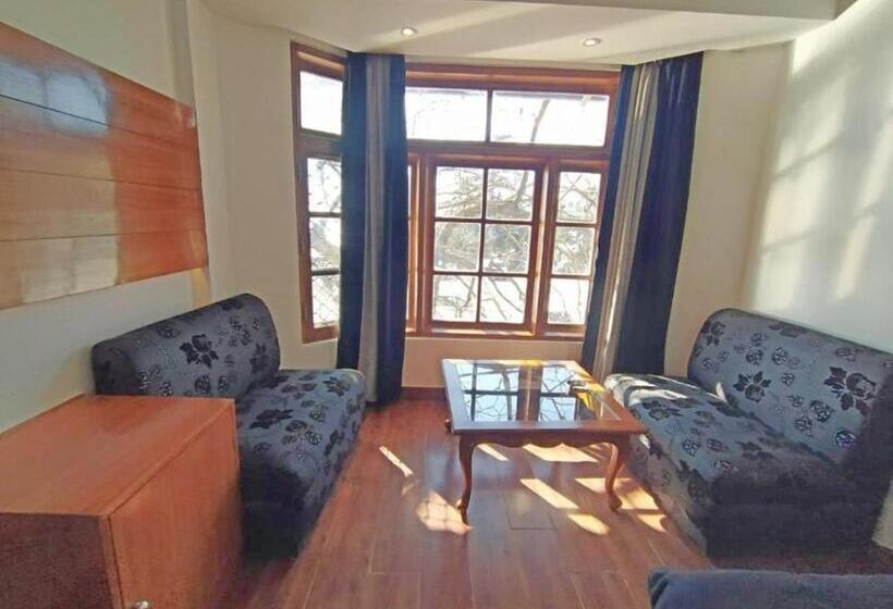 חדר דלוקס, Horizon Picture Palace, Mussoorie