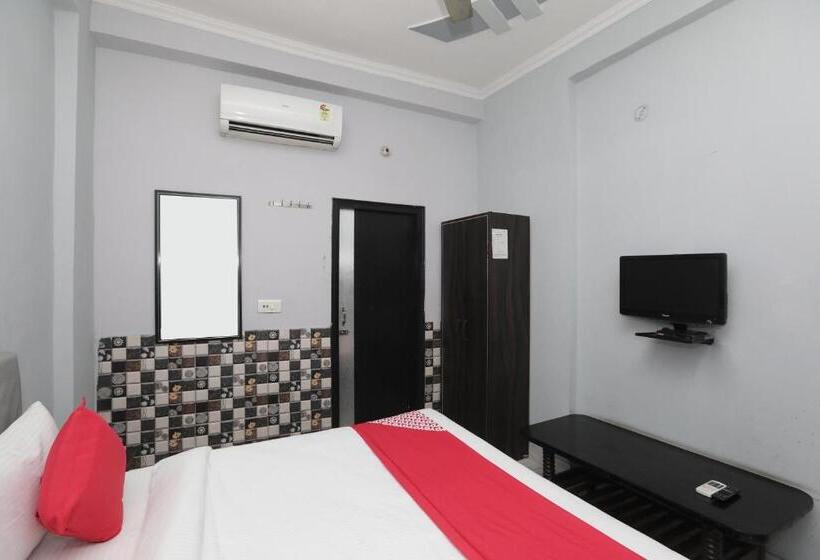Трехместный Номер Классика, Oyo 40851  Athithi