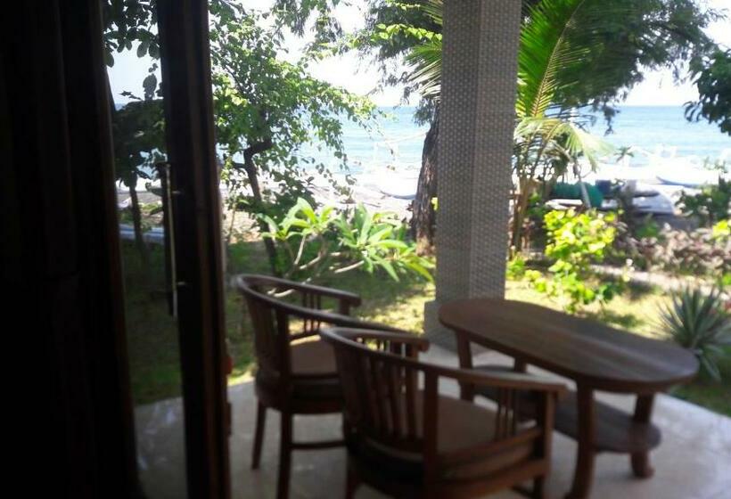 Номер Deluxe Вид на Море Боковой, Warung Pantai Bungalows