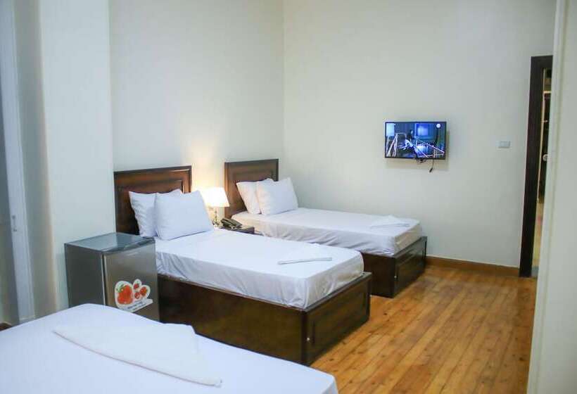 اتاق لوکس سه تخته, Kmt Hostel