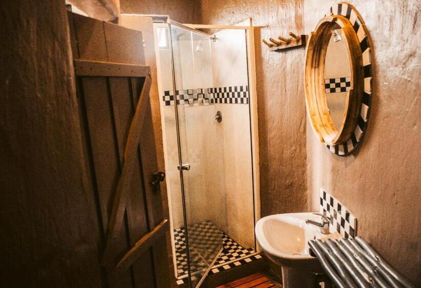 Кровать в Общей Комнате, Amphitheatre Backpackers Lodge